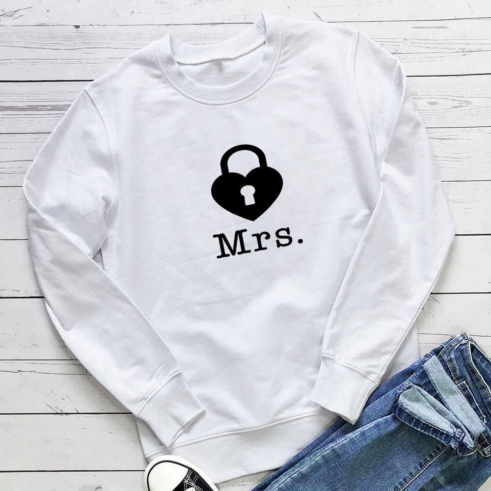 Round neck long sleeved sweatshirt